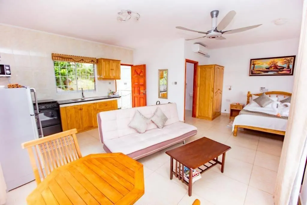 D&M Holiday Apartment Seychelles